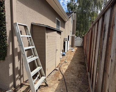 634 College Avenue - Photo Thumbnail 21