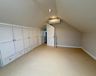 634 College Avenue - Photo Thumbnail 20