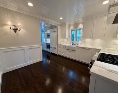 634 College Avenue - Photo Thumbnail 4