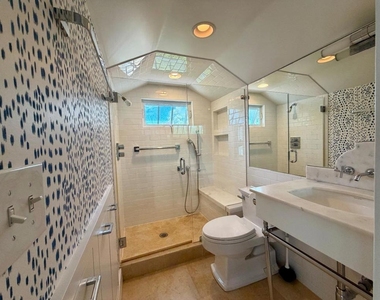634 College Avenue - Photo Thumbnail 16