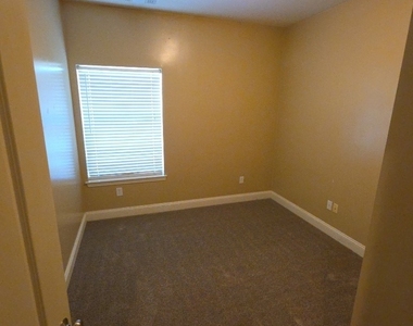 10401 Point Lakeview Road - Photo Thumbnail 3