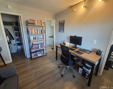 3640 Oak Creek Drive - Photo Thumbnail 15