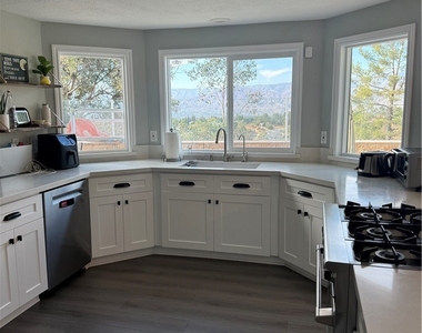 637 Golden West - Photo Thumbnail 10