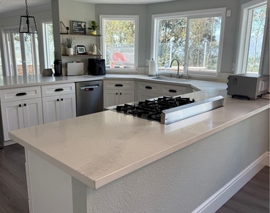 637 Golden West - Photo Thumbnail 11