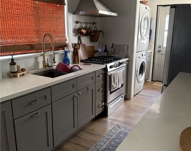 326 E Canyon Blvd - Photo Thumbnail 5
