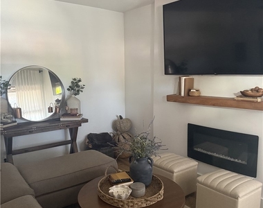 326 E Canyon Blvd - Photo Thumbnail 4