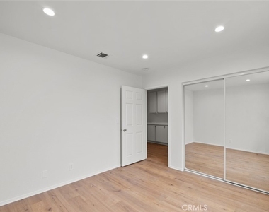 731 E Cypress Avenue - Photo Thumbnail 18