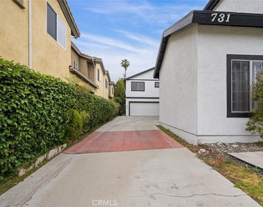 731 E Cypress Avenue - Photo Thumbnail 23
