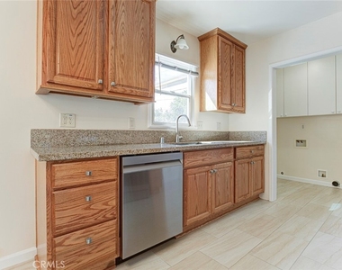 1149 Winchester Avenue - Photo Thumbnail 8