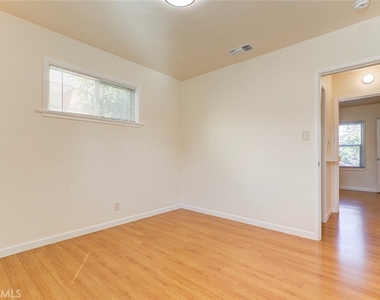 1149 Winchester Avenue - Photo Thumbnail 20