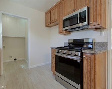 1149 Winchester Avenue - Photo Thumbnail 9