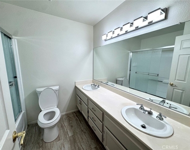 12789 Yorkshire Drive - Photo Thumbnail 14