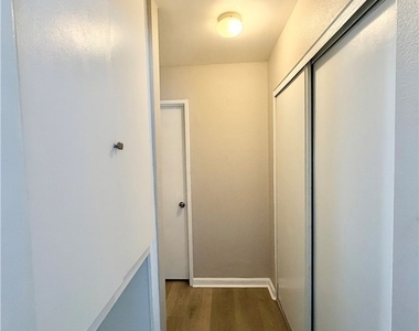 350 S Ashford Avenue - Photo Thumbnail 7
