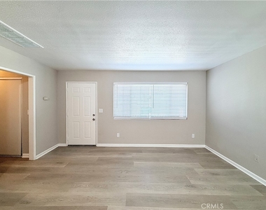 350 S Ashford Avenue - Photo Thumbnail 4