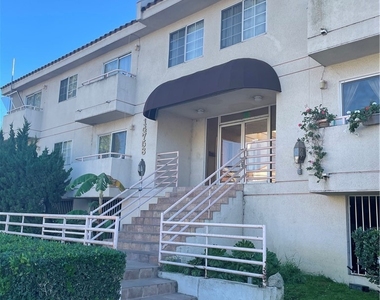 14758 Magnolia Blvd - Photo Thumbnail 11