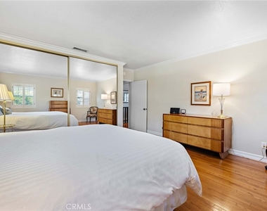 431 N Vermont Avenue - Photo Thumbnail 15
