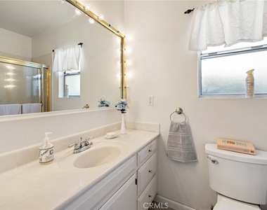431 N Vermont Avenue - Photo Thumbnail 17