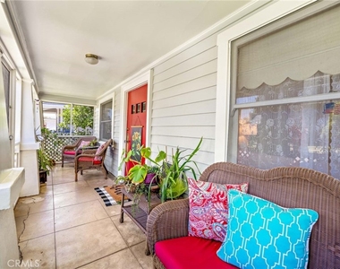 431 N Vermont Avenue - Photo Thumbnail 3