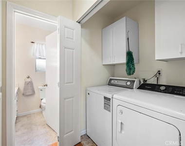 431 N Vermont Avenue - Photo Thumbnail 16