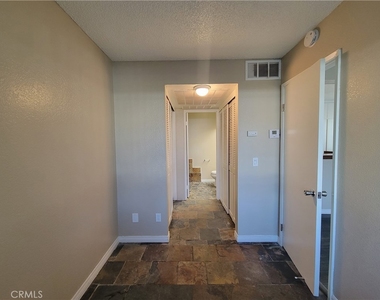 3640 Oak Creek Drive - Photo Thumbnail 7
