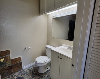 3640 Oak Creek Drive - Photo Thumbnail 8