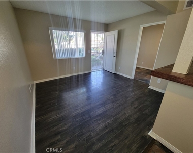 3640 Oak Creek Drive - Photo Thumbnail 2