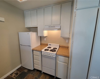 3640 Oak Creek Drive - Photo Thumbnail 4