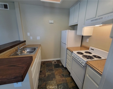 3640 Oak Creek Drive - Photo Thumbnail 5