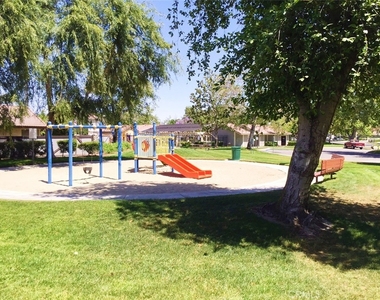 3640 Oak Creek Drive - Photo Thumbnail 15