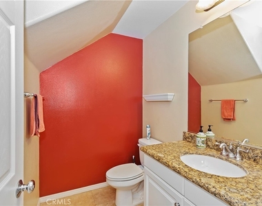 617 Mckenna Street - Photo Thumbnail 3