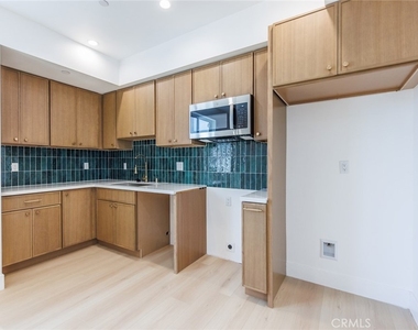 1063 S Corning Street - Photo Thumbnail 20