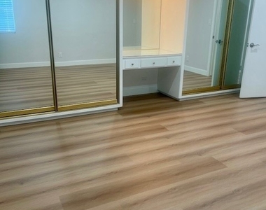 1815 Oakwood Avenue - Photo Thumbnail 16