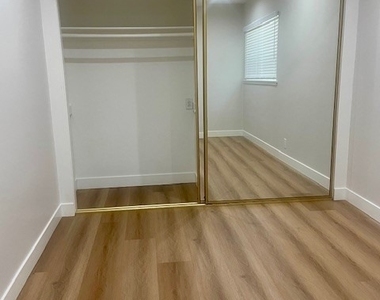 1815 Oakwood Avenue - Photo Thumbnail 33