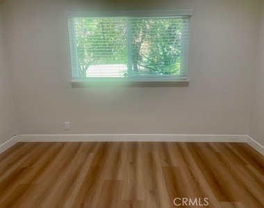 1815 Oakwood Avenue - Photo Thumbnail 26