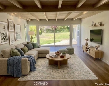 1815 Oakwood Avenue - Photo Thumbnail 7