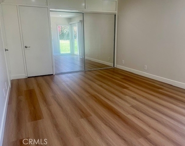 1815 Oakwood Avenue - Photo Thumbnail 21