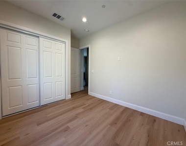 1140 W Donington - Photo Thumbnail 6