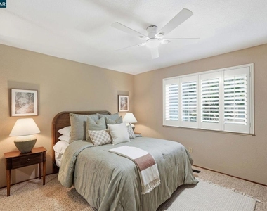 717 Bloching Cir - Photo Thumbnail 17
