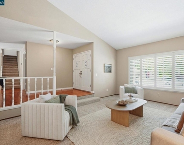 717 Bloching Cir - Photo Thumbnail 4
