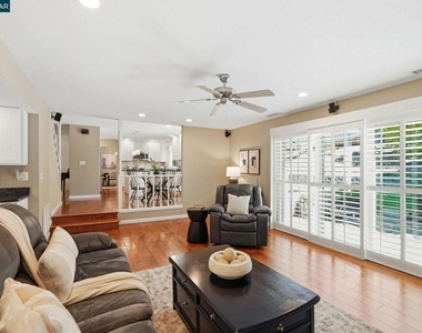 717 Bloching Cir - Photo Thumbnail 15