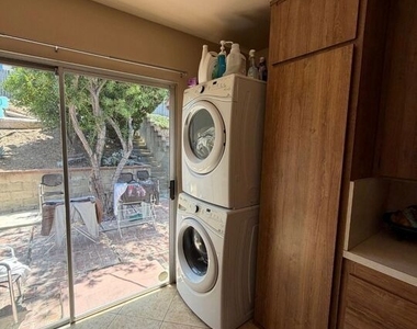 3283 Kelton Avenue - Photo Thumbnail 15