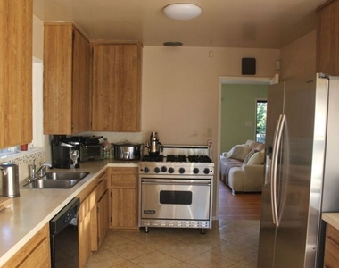 3283 Kelton Avenue - Photo Thumbnail 13