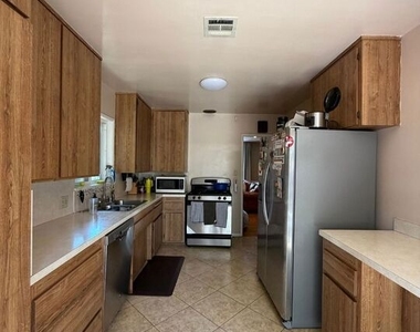 3283 Kelton Avenue - Photo Thumbnail 14