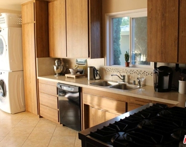 3283 Kelton Avenue - Photo Thumbnail 12