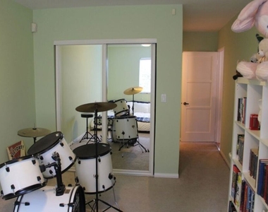 3283 Kelton Avenue - Photo Thumbnail 27
