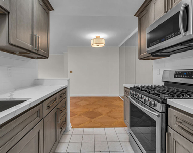 9061 Keith Avenue - Photo Thumbnail 7