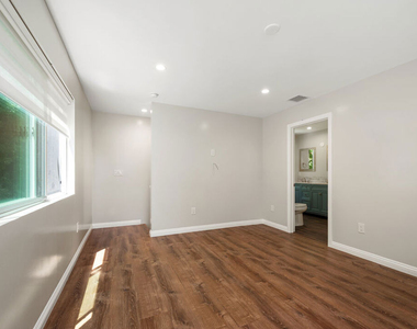 2325 Selby Avenue - Photo Thumbnail 11