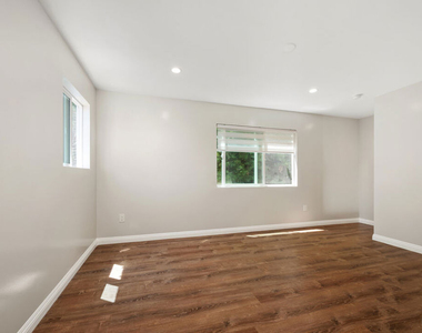 2325 Selby Avenue - Photo Thumbnail 12