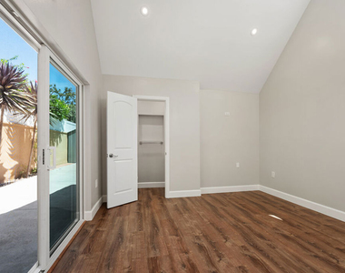 2325 Selby Avenue - Photo Thumbnail 6