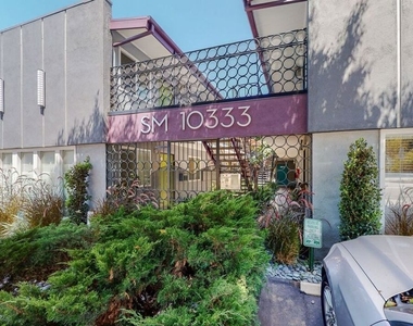 10333 Santa Monica Boulevard - Photo Thumbnail 15